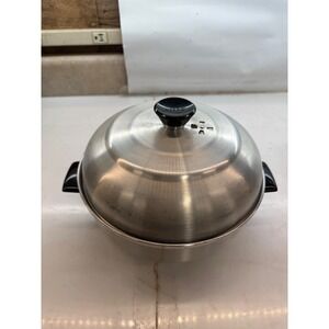 Vintage Mirro Aluminum Bun Warmer Server 2000M Made in USA Mid Century Modern